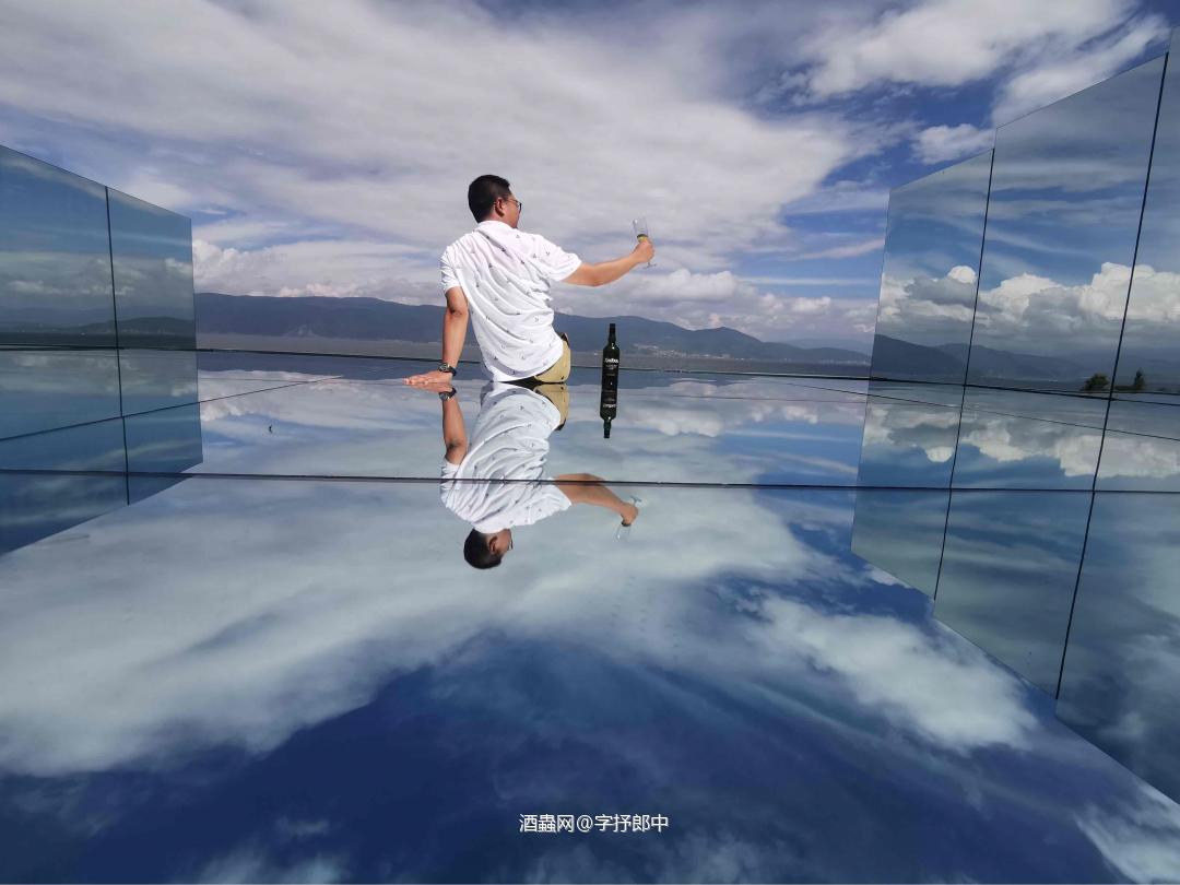 初品带着特有的消毒水味道，因此很多人接受不了这青涩不羁的感觉…