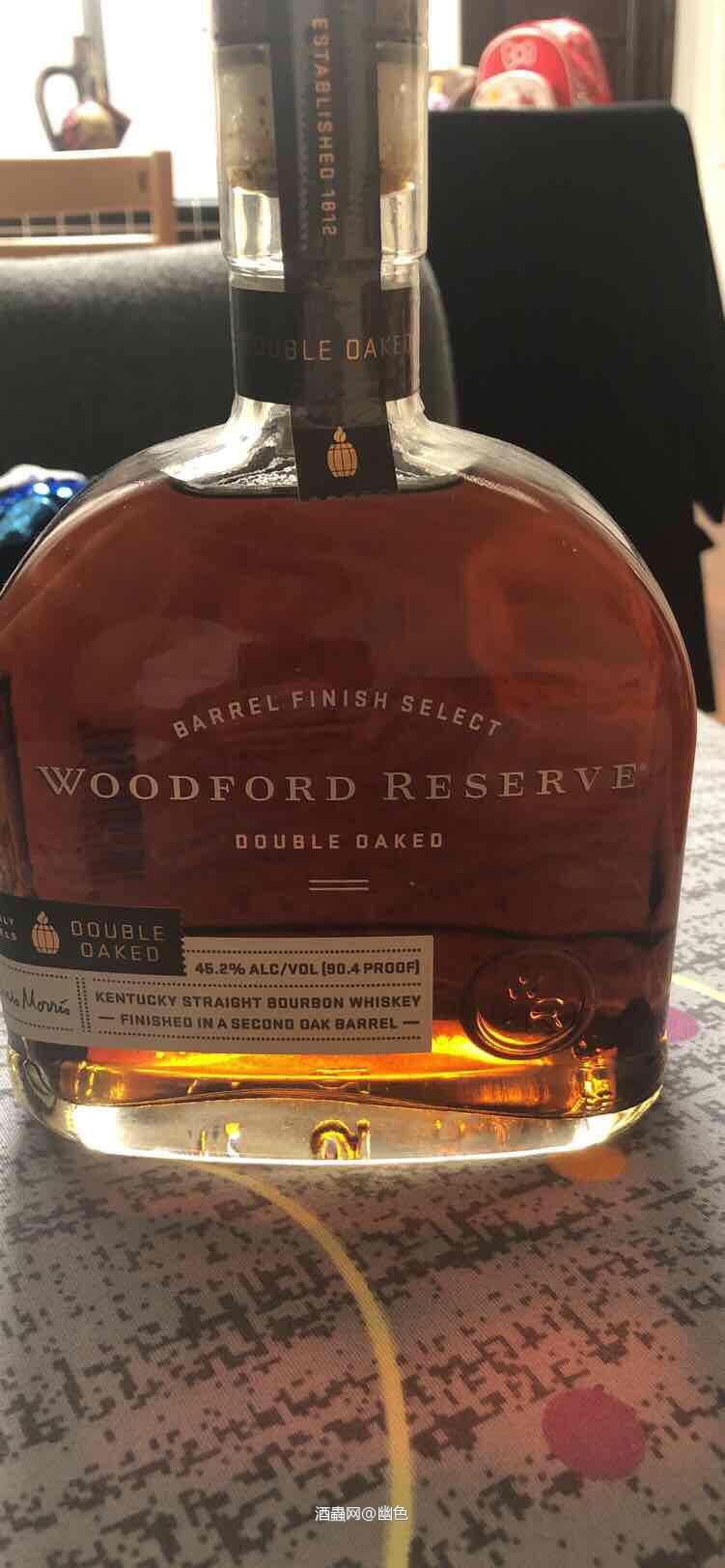 “但愿人长久 千里共婵娟”中秋答应陪老爷子喝他泡的参酒 ，中国节嘛，传统酒总是要喝的。再开一瓶波本吧. 学着老人们讨个口彩。沃福，给接下来的日子添些福. 愿亲人朋友们都健健康康平平安安