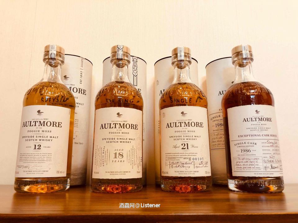 岁月如金，更似琥珀，赏月听风，花香欧摩.