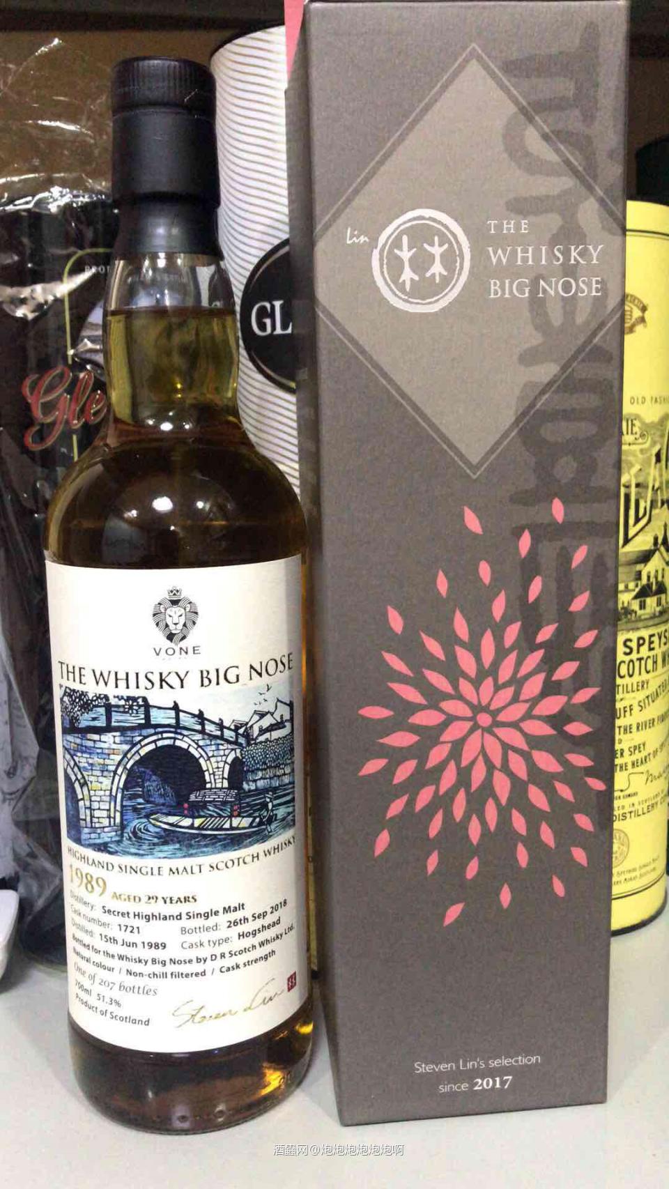 就拿这瓶林大师的百富配月饼吧