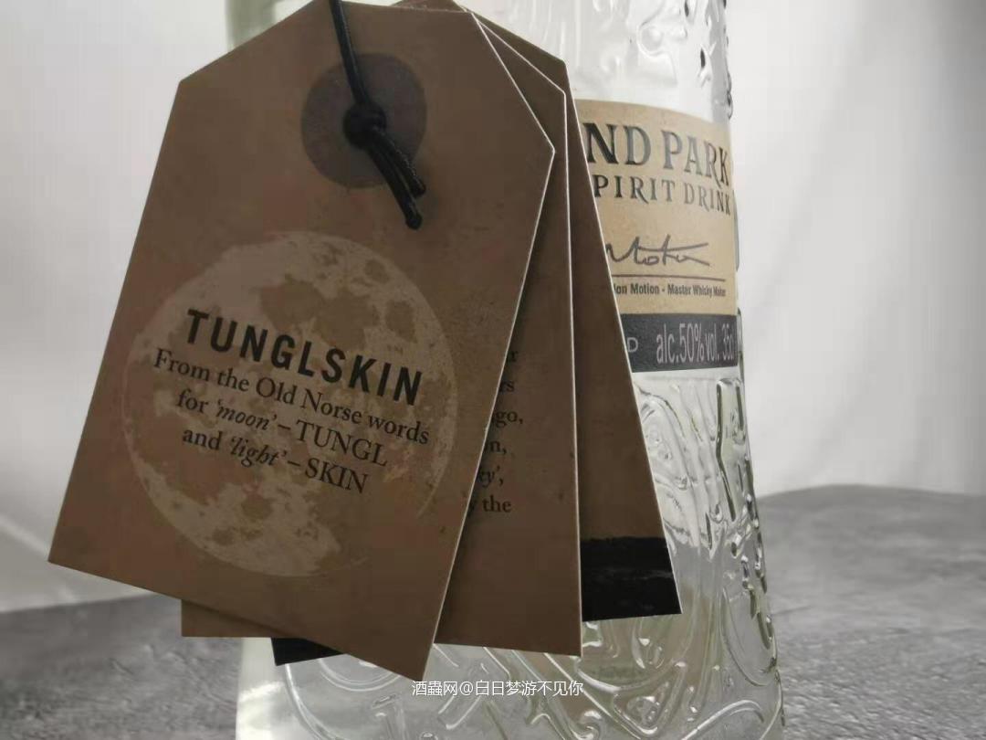 威士忌其实就是白酒的一种 哈哈哈哈哈