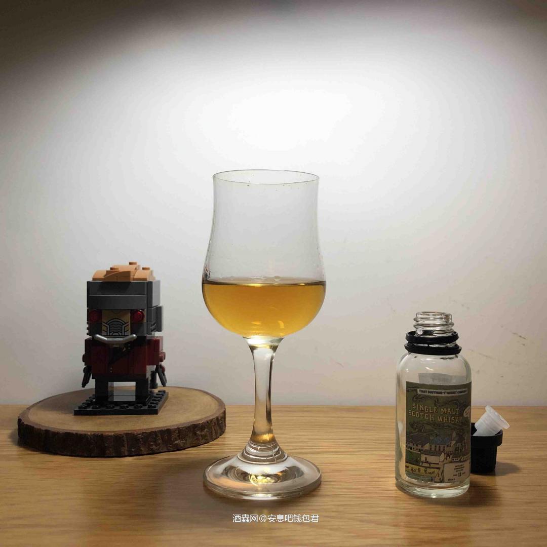 首先感谢酒虫举办这次品鉴活动，让我有幸品尝觊觎已久的漫画标威…