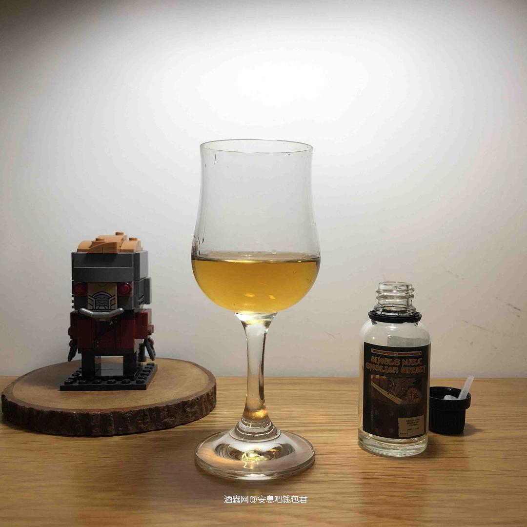 首先感谢酒虫举办这次品鉴活动，让我有幸品尝觊觎已久的漫画标威…