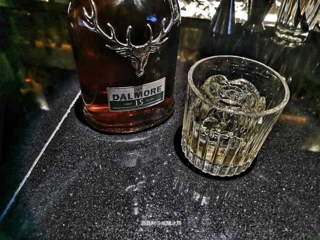 威士忌冰球、玫瑰冰球