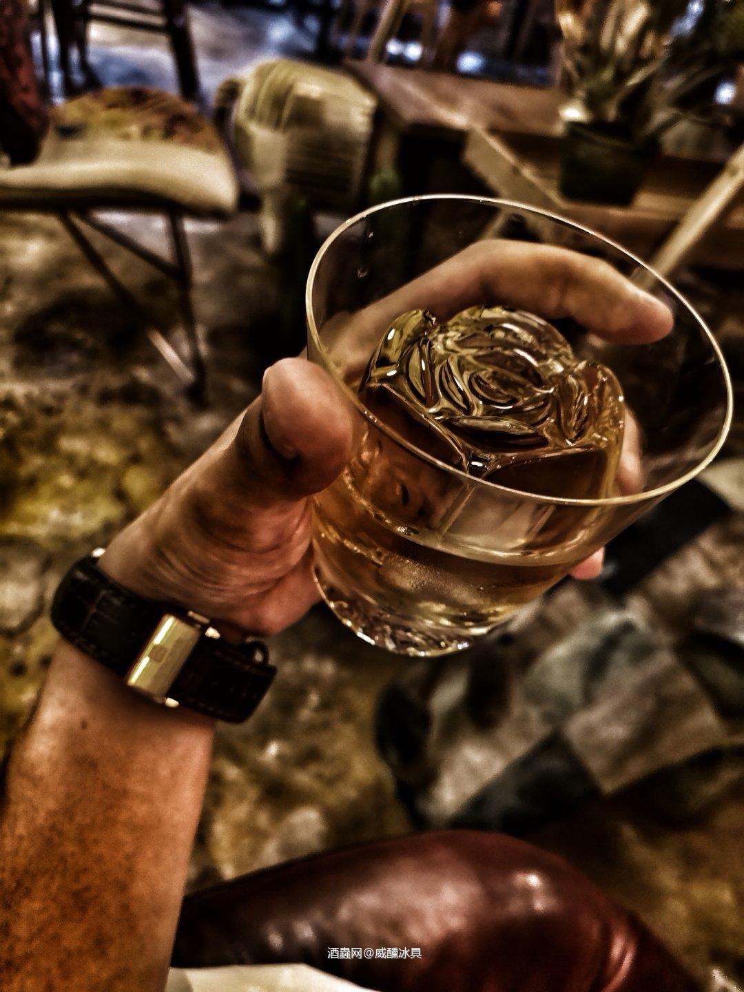 威士忌冰球、玫瑰冰球