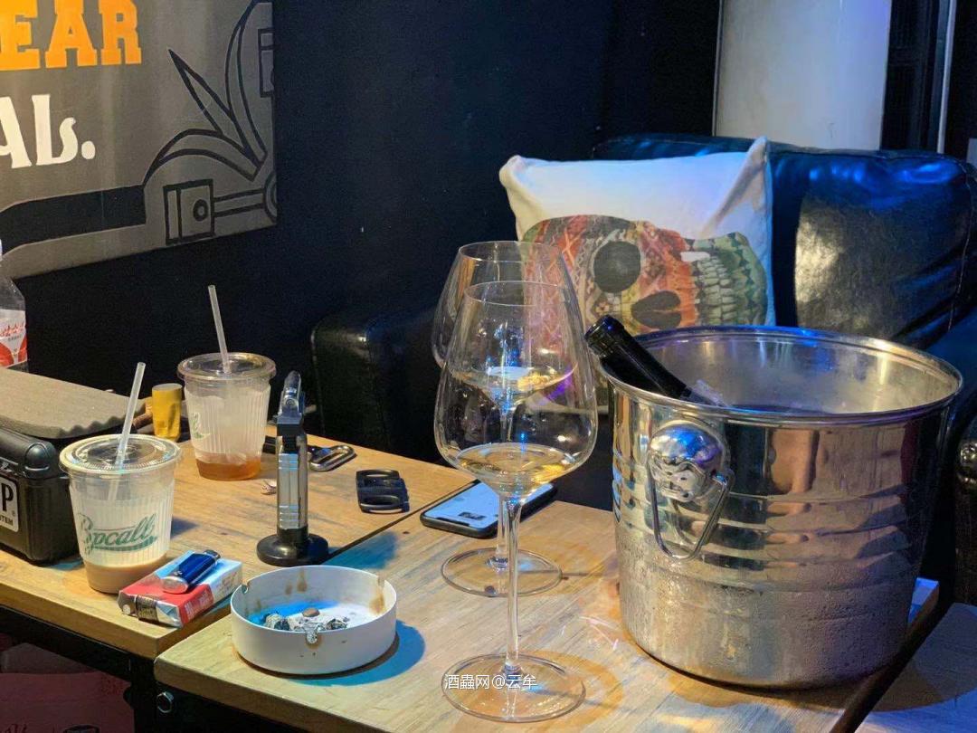 周末一整天的正确打开方式🍷☕️🥃🍖