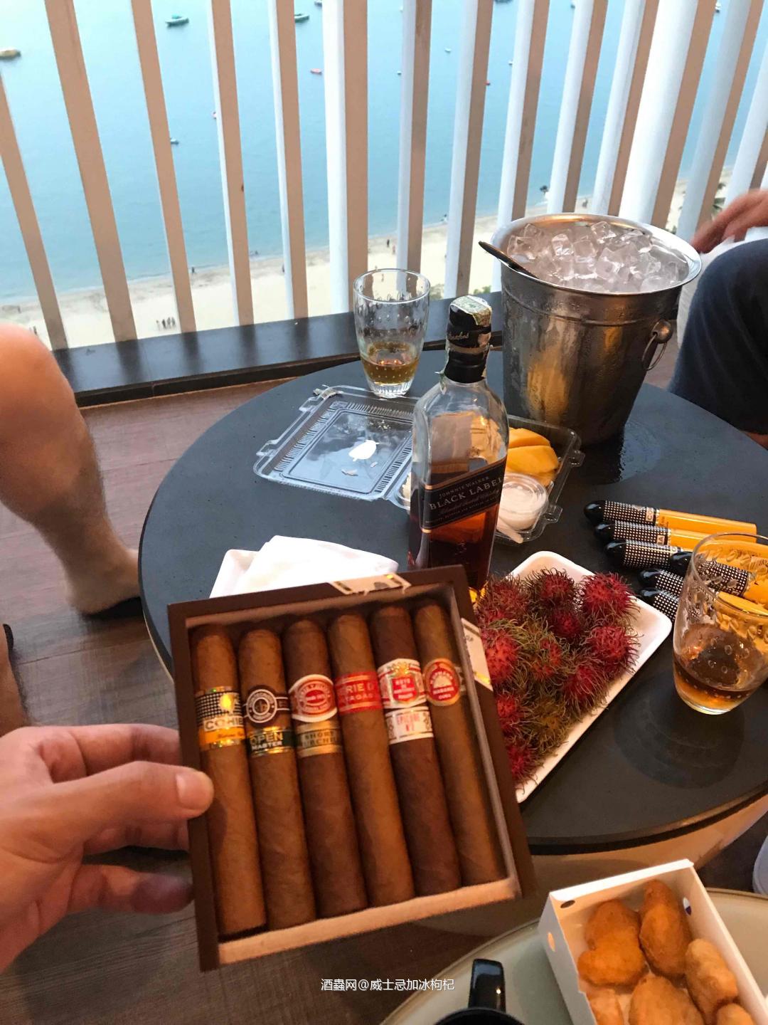 假期的三五好友小聚---村里买不到好酒<img src='https://sdata.whiskyworm.com/xcxpics/emoji_2.png' class='emoji' />