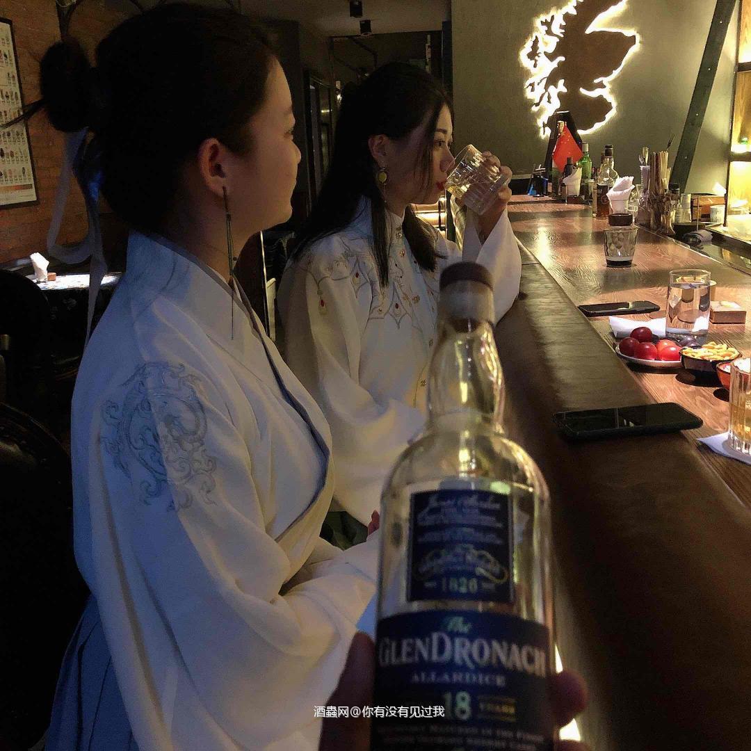 酒虫IB 格兰露思28年品鉴记录 每种跟威士忌在一起的方式都很好， 威士忌无语， 只是忠实地反…