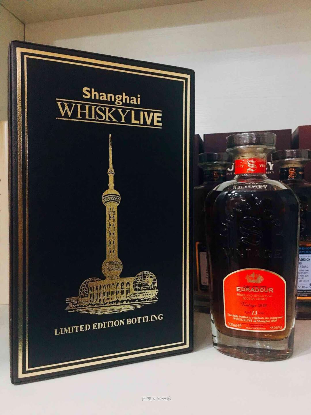 有纪念意义的一瓶酒<img src='https://sdata.whiskyworm.com/xcxpics/emoji_29.png' class='emoji' /><img src='https://sdata.whiskyworm.com/xcxpics/emoji_29.png' class='emoji' />