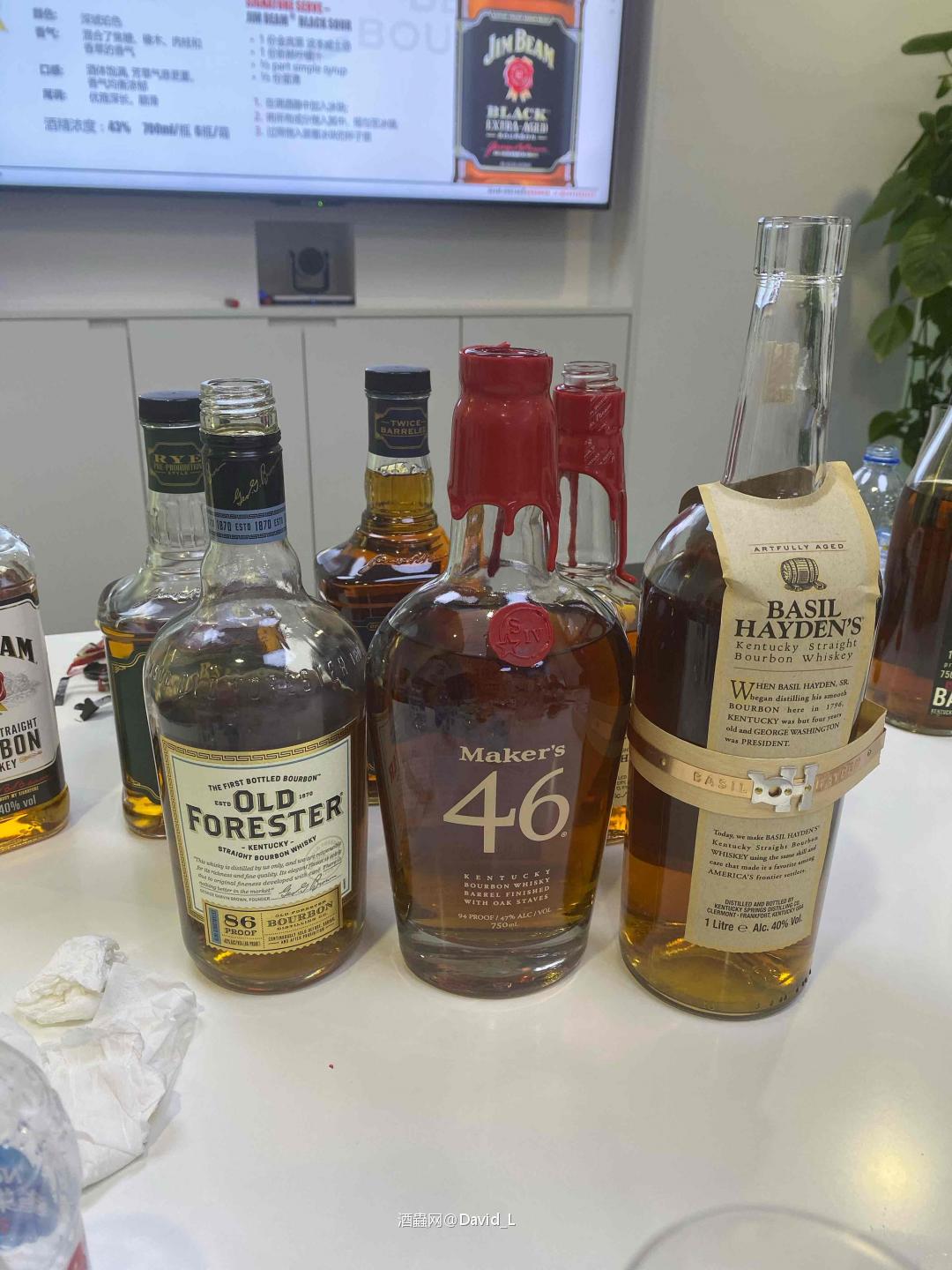 波本的平行和最后优胜的三位<img src='https://sdata.whiskyworm.com/xcxpics/emoji_1.png' class='emoji' />