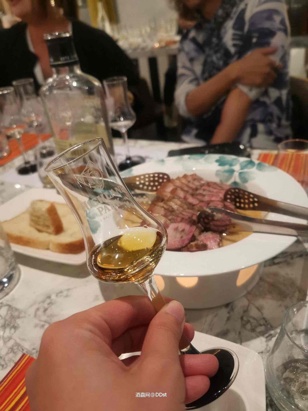 我那款秋日里的威士忌