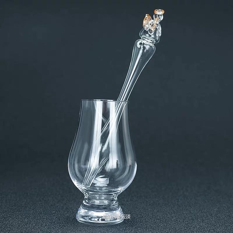 在网上看到这个加水的<img src='https://sdata.whiskyworm.com/xcxpics/emoji_94.png' class='emoji' />