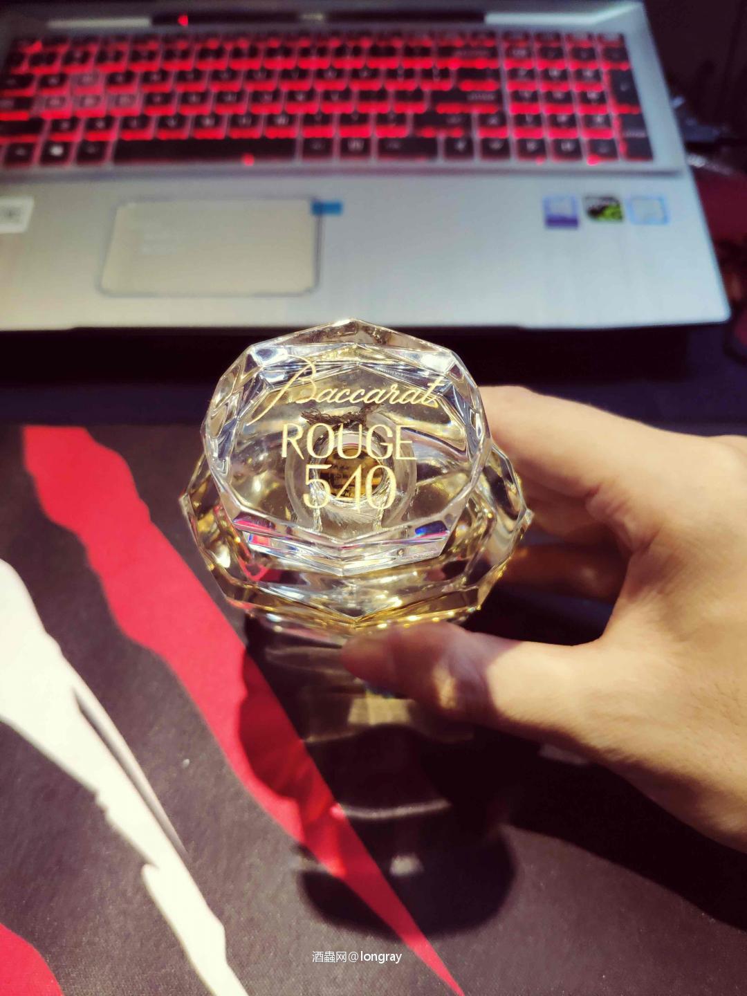 不是一般炮！ 巴卡拉水晶 (Baccarat) 250周年纪念之际特别推出首支女士香氛“Rouge 540”。