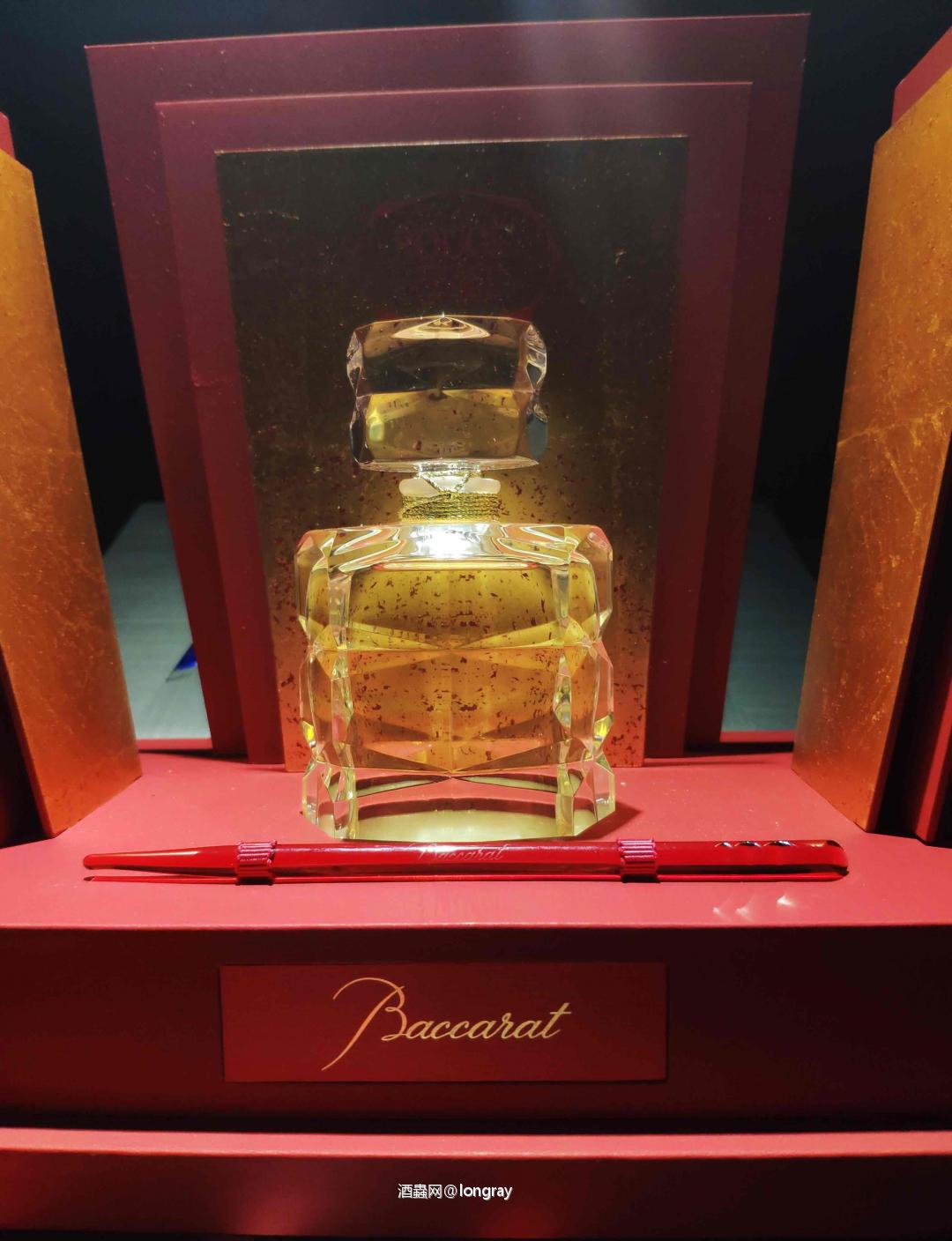 不是一般炮！ 巴卡拉水晶 (Baccarat) 250周年纪念之际特别推出首支女士香氛“Rouge 540”。