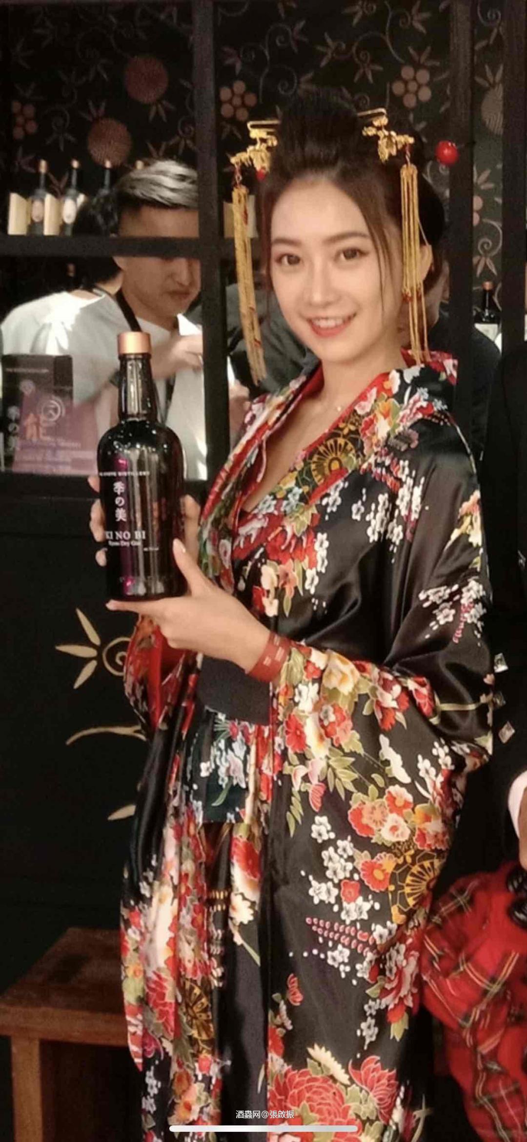 <p class='p'/><p class='p'/><p class='p'/><p class='p'/><p class='p'/><p class='p'/><p class='p'/><p class='p'/>