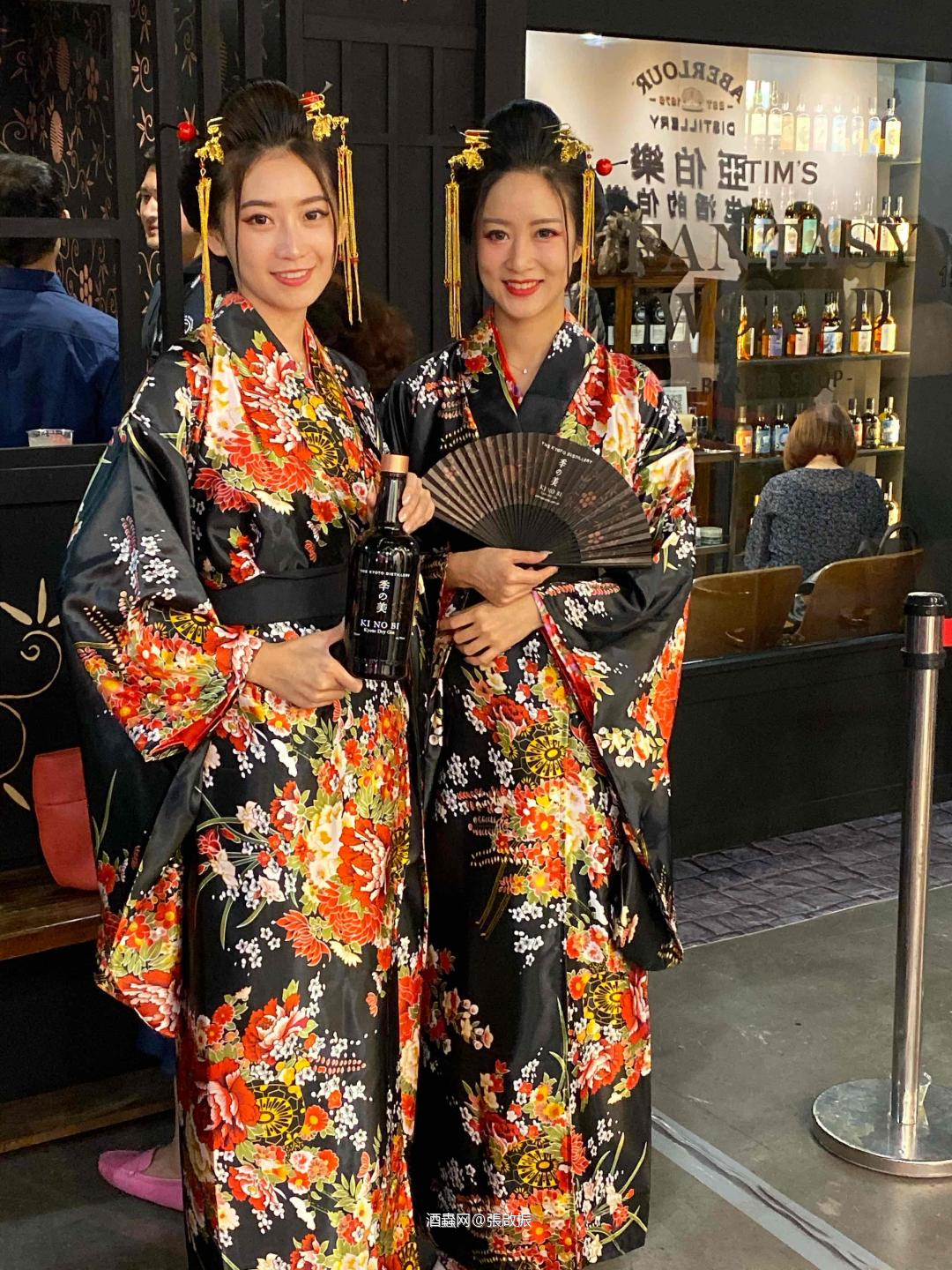 <p class='p'/><p class='p'/><p class='p'/><p class='p'/><p class='p'/><p class='p'/><p class='p'/><p class='p'/>