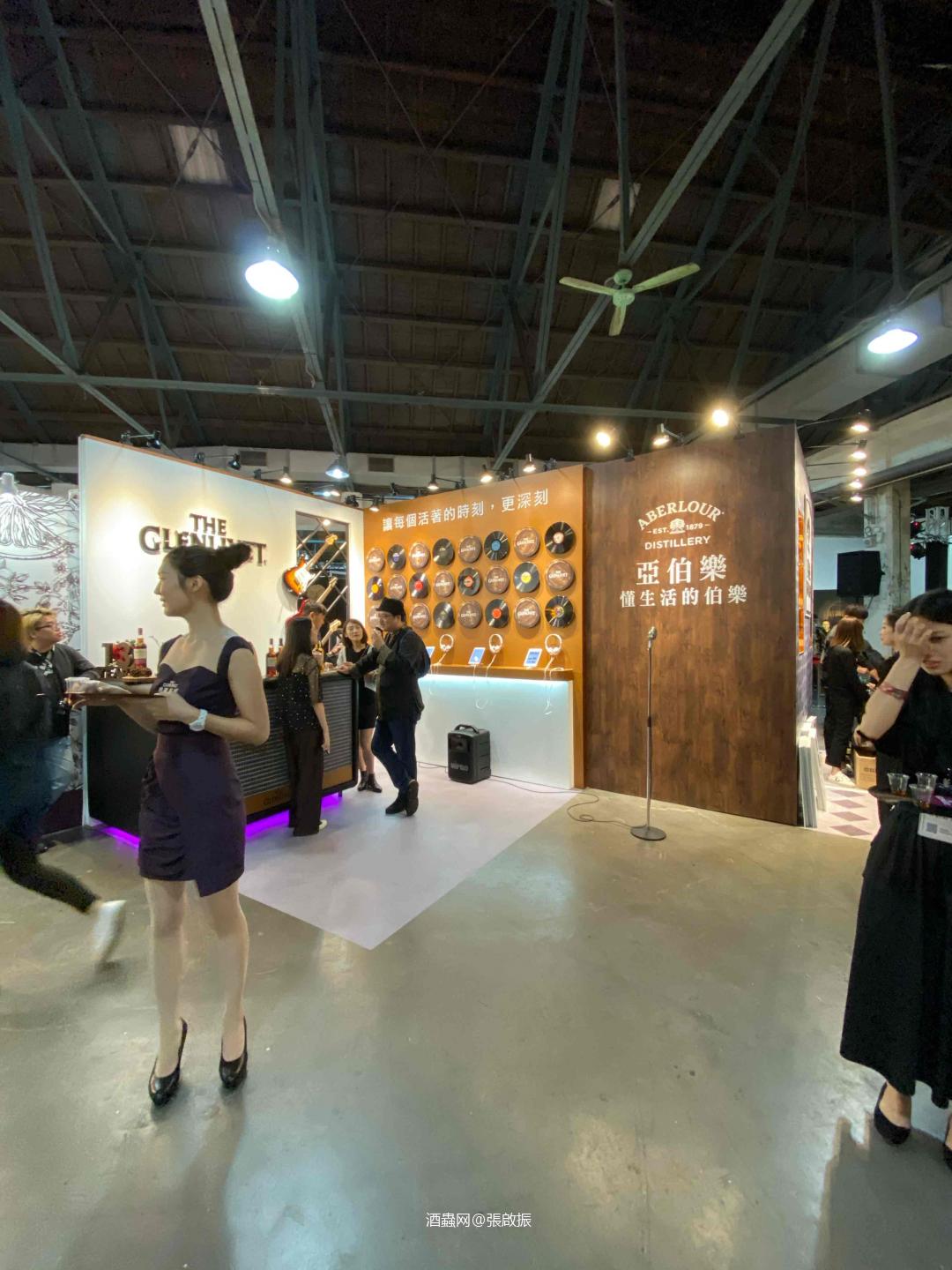 <p class='p'/><p class='p'/><p class='p'/><p class='p'/><p class='p'/><p class='p'/><p class='p'/><p class='p'/>