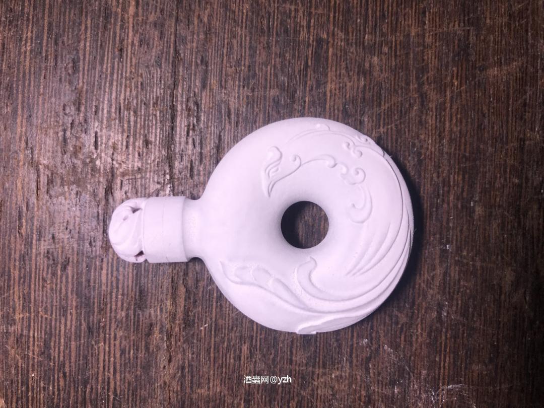 订做一对中空的平安扣，威士忌随身携带🥃<img src='https://sdata.whiskyworm.com/xcxpics/emoji_52.png' class='emoji' /><img src='https://sdata.whiskyworm.com/xcxpics/emoji_52.png' class='emoji' />