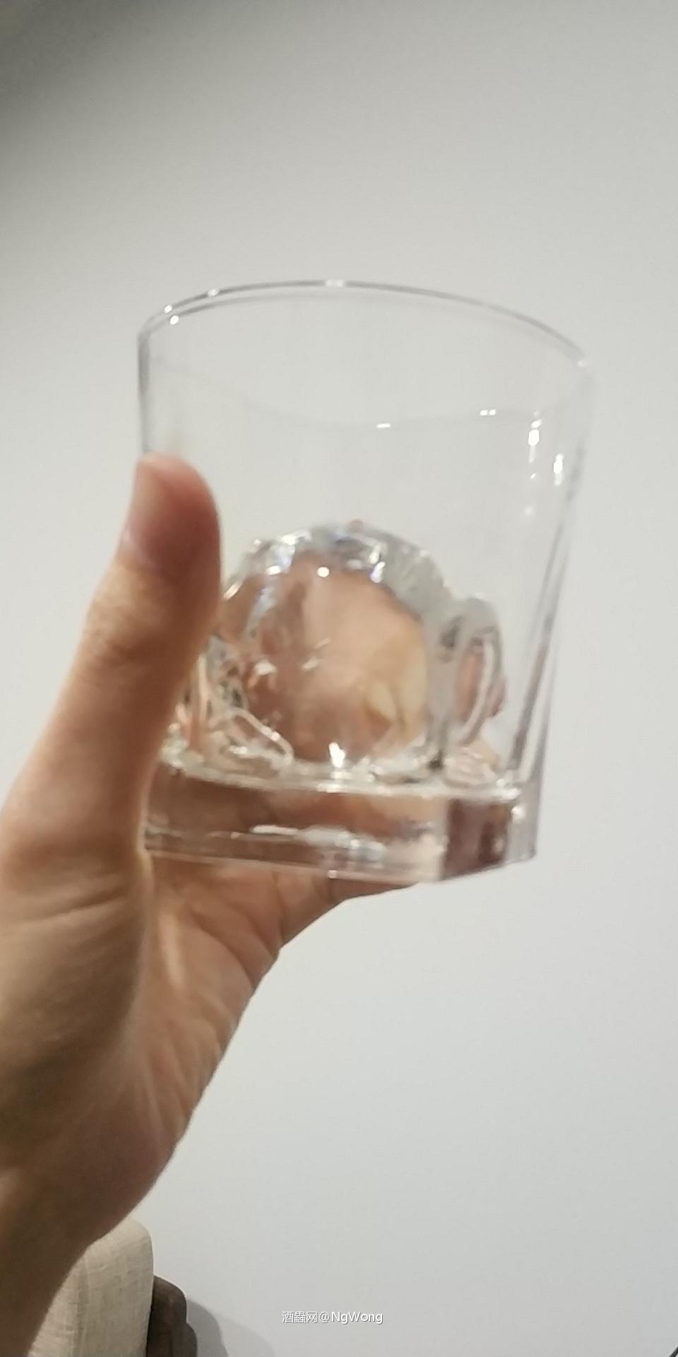 双十一买了个制透明冰球的模具