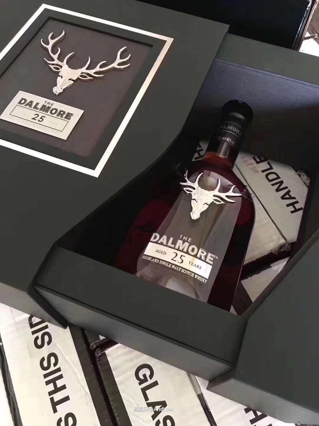 # 达摩 · 25 年 刚刚一个很漂亮的女生在我面前 我们相见了很久 谁都没有打破这份平静 直到手累了 我才慢慢的放下镜子 👩‍🎤👩‍🎤👩‍🎤