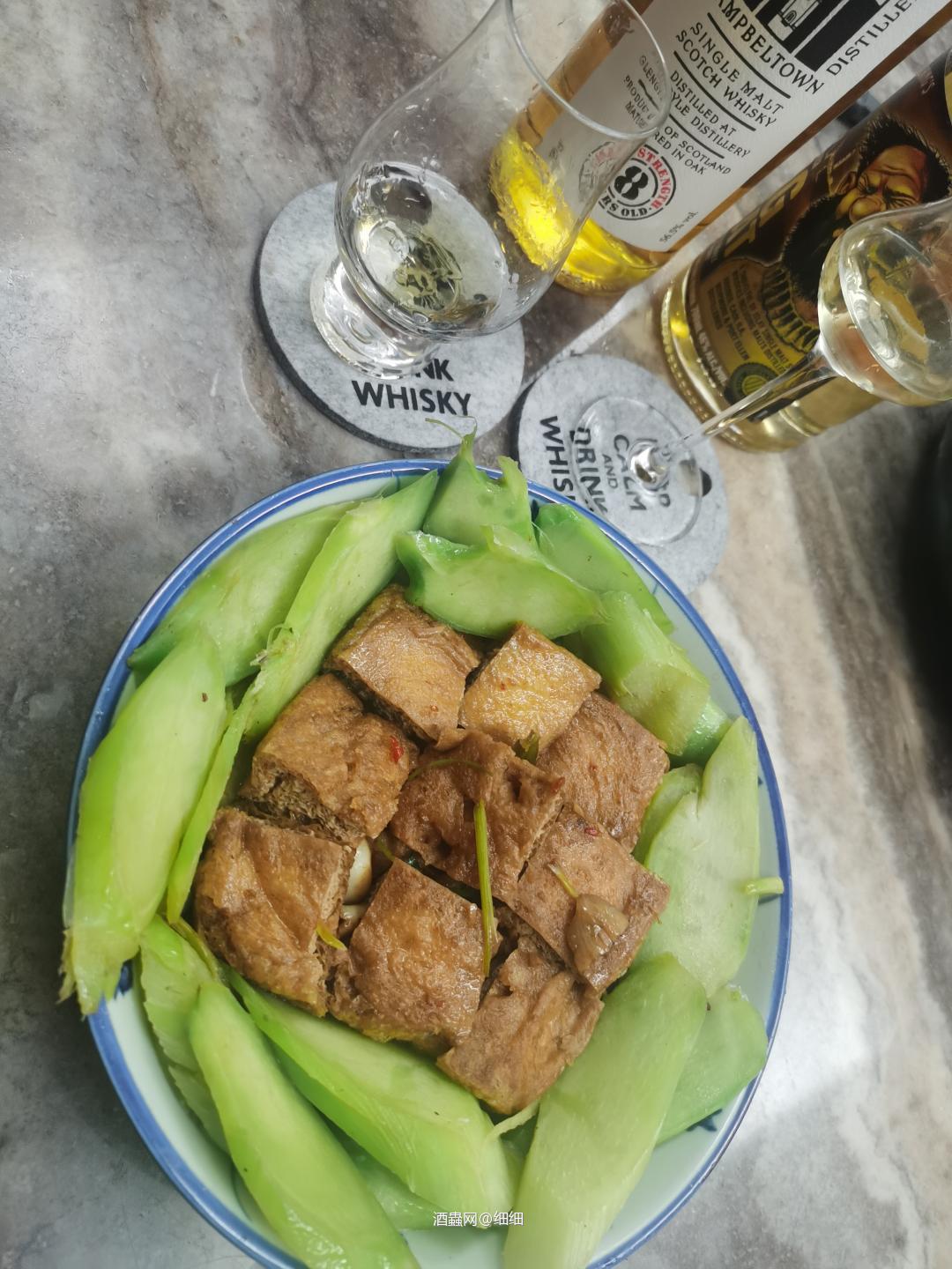 大鼻子 深夜最近炒个菜 嘻嘻😊