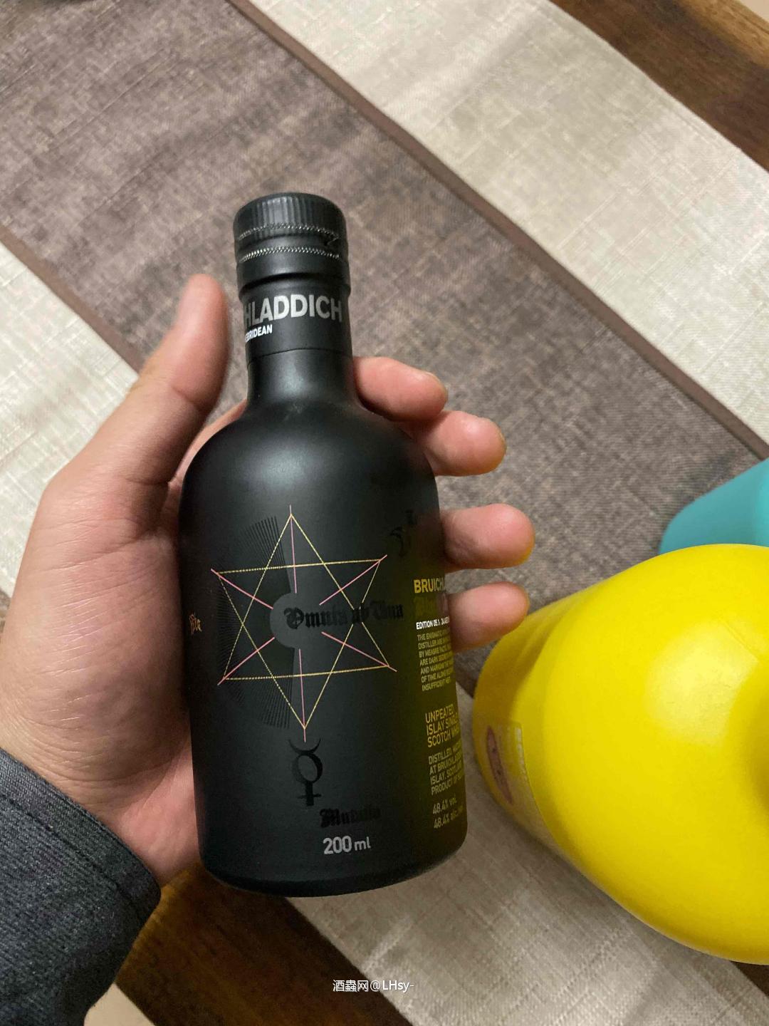 新人报道<img src='https://sdata.whiskyworm.com/xcxpics/emoji_14.png' class='emoji' />