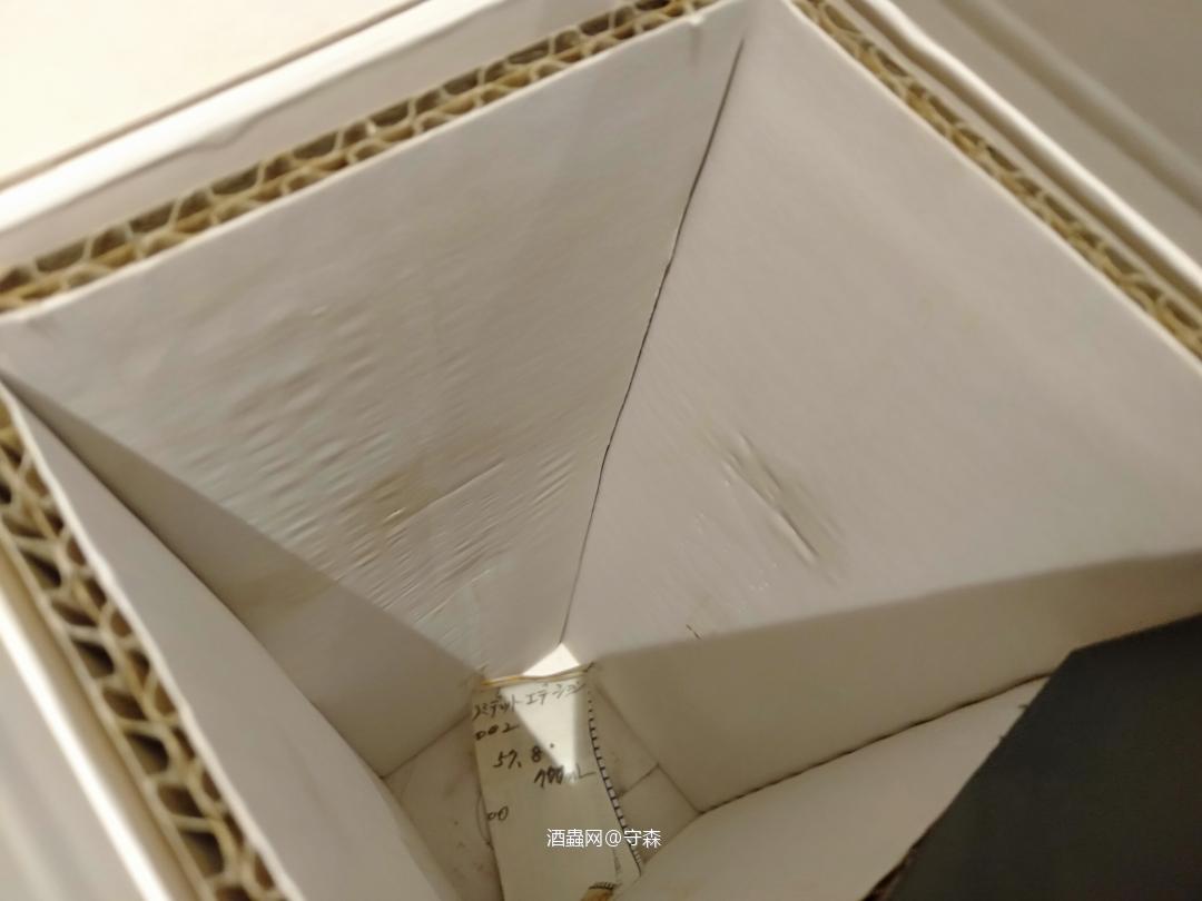 酒虫复拍之后，两次都参加，可惜两次发货来都漏液<img src='https://sdata.whiskyworm.com/xcxpics/emoji_4.png' class='emoji' />第一次…