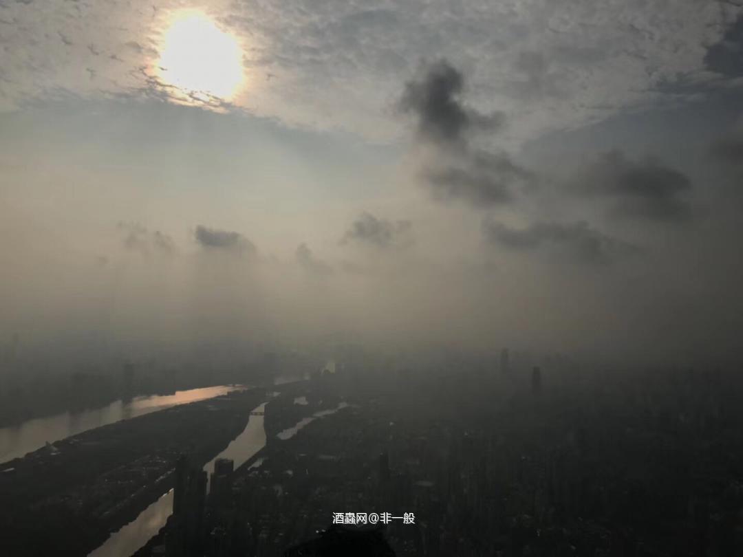 广州最高的顶楼，可惜了没有酒