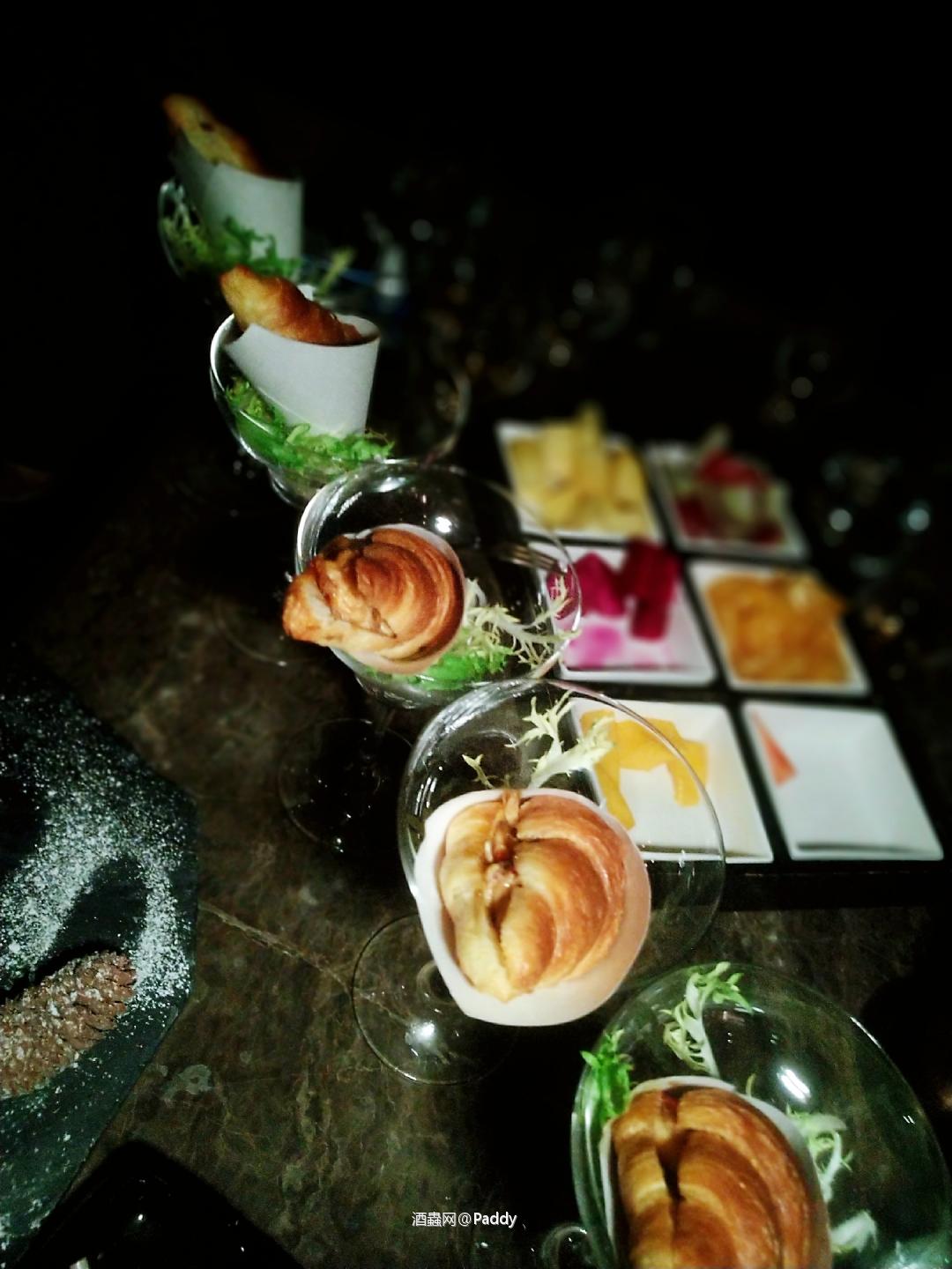 龙虾配酒，越喝越有<img src='https://sdata.whiskyworm.com/xcxpics/emoji_14.png' class='emoji' />