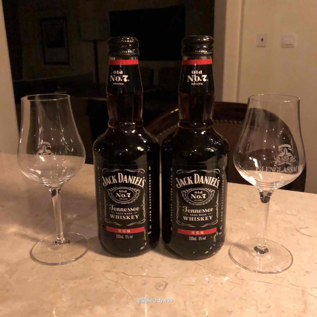 我觉得还是兑可乐比较好喝<img src='https://sdata.whiskyworm.com/xcxpics/emoji_21.png' class='emoji' />