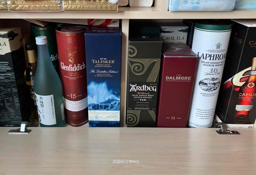 春节不出门，在家里刷刷剧喝喝酒