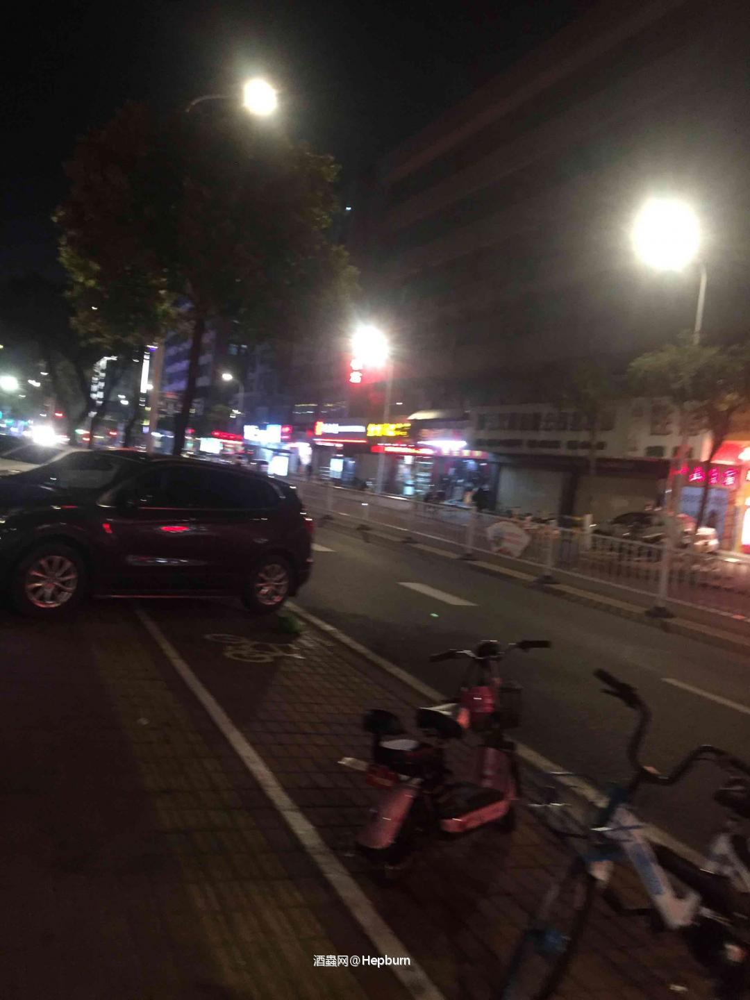 冷冷清清的大街