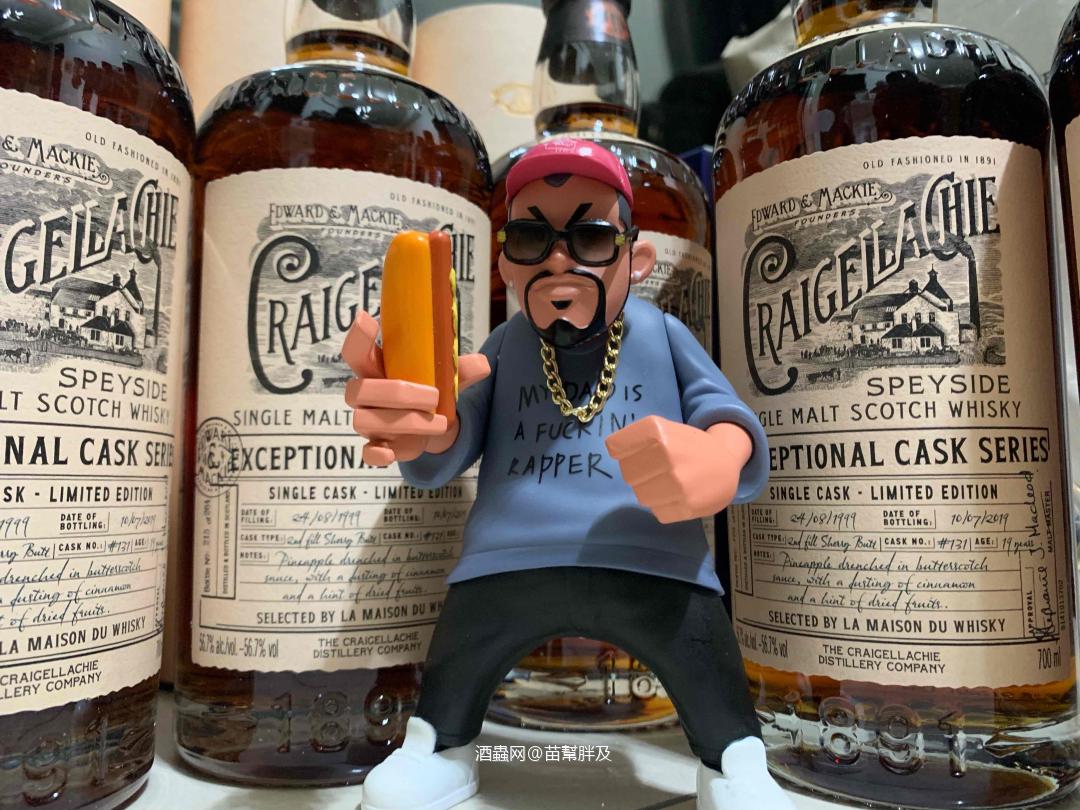 最近流行克萊嘉赫？趕流行一下 Craigellachie 1999-2019 單桶 REFILL SHERRY 也是黑黑的。 雪莉後的花香很棒。