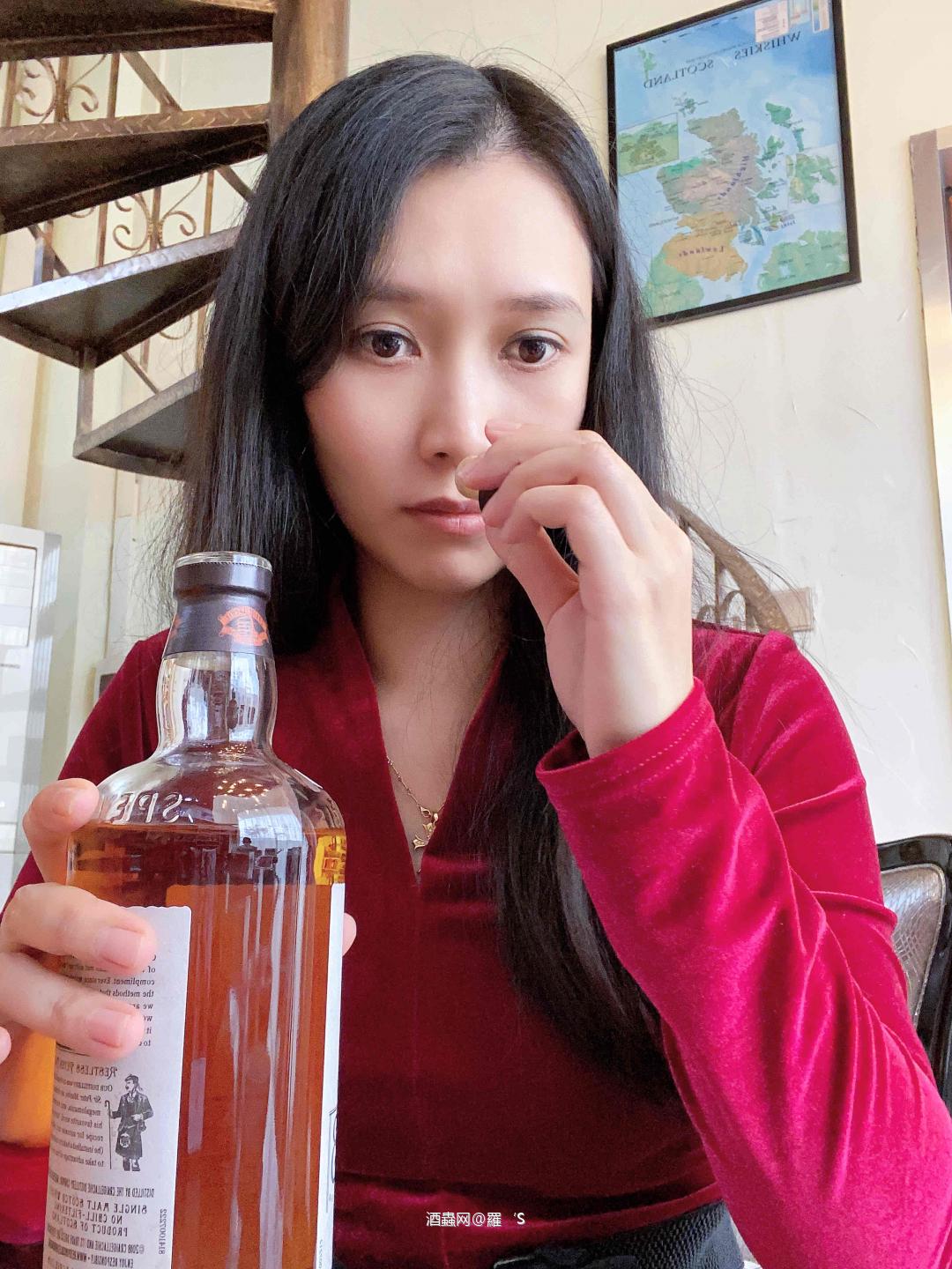 今天开了一支Craigellachie 33怎麼和以前的酒標完全不同的？有大神懂吗？