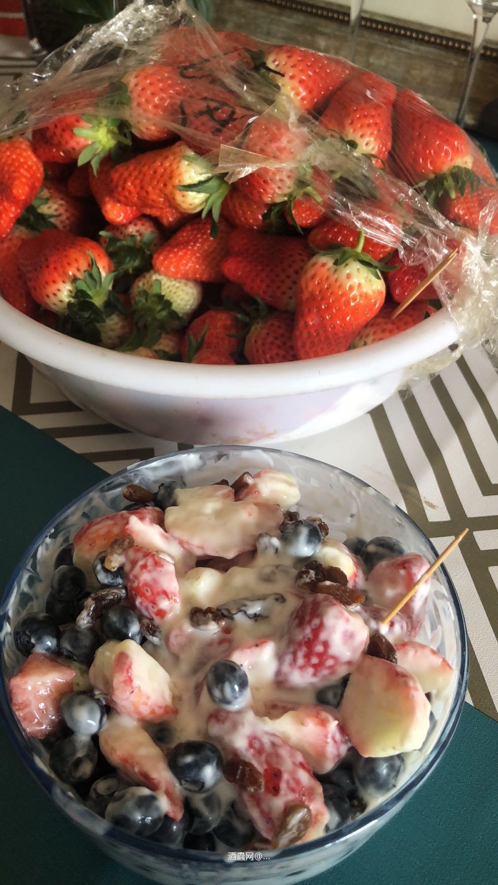 瘟疫期间在家天天喝酒喝到半夜三点…