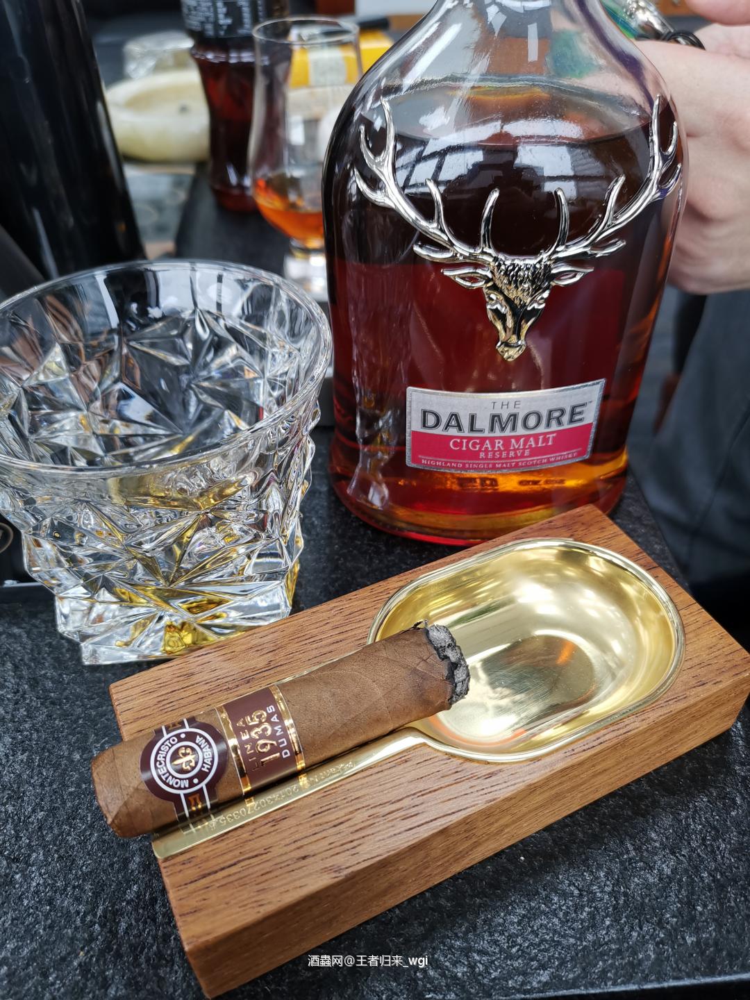雪茄配威士忌