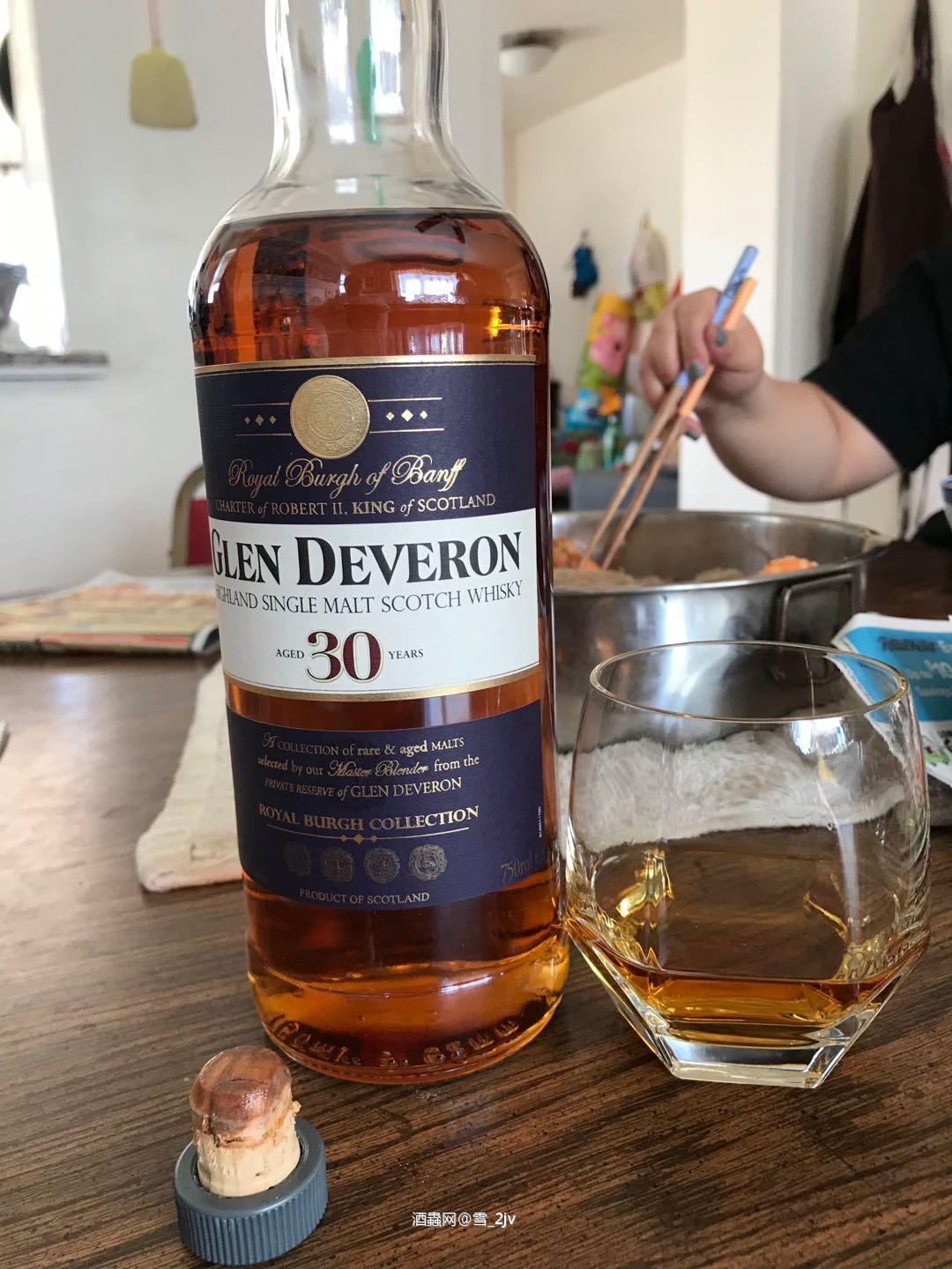 全美開始停止乱走动，乖乖窝在家里自我消毒。