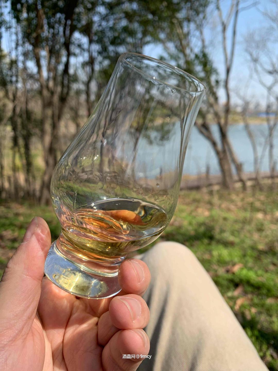 晒晒太阳喝喝酒