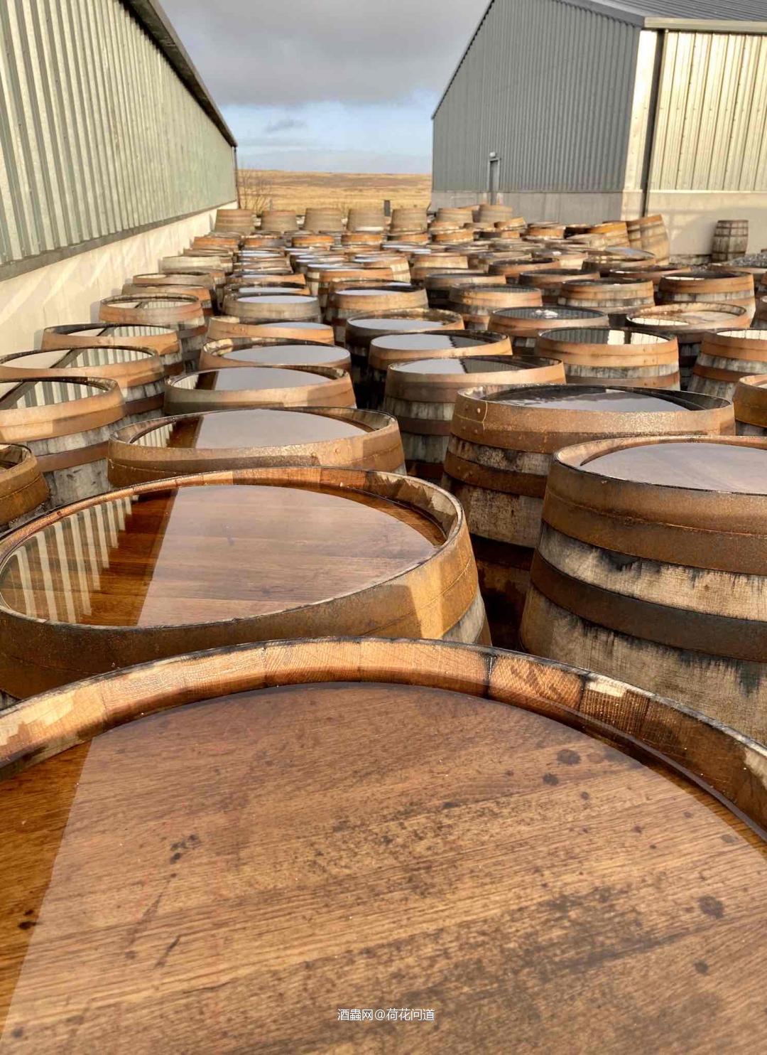 齐侯门酒厂（KiChomanDistillery）继Bruichladdich宣布关厂之后也于近日宣布关闭访客中心，酒厂只会留少数人员处理还未完成的订单。如政府宣布Lockdown，齐侯门酒厂将会遵守政府命令关厂。