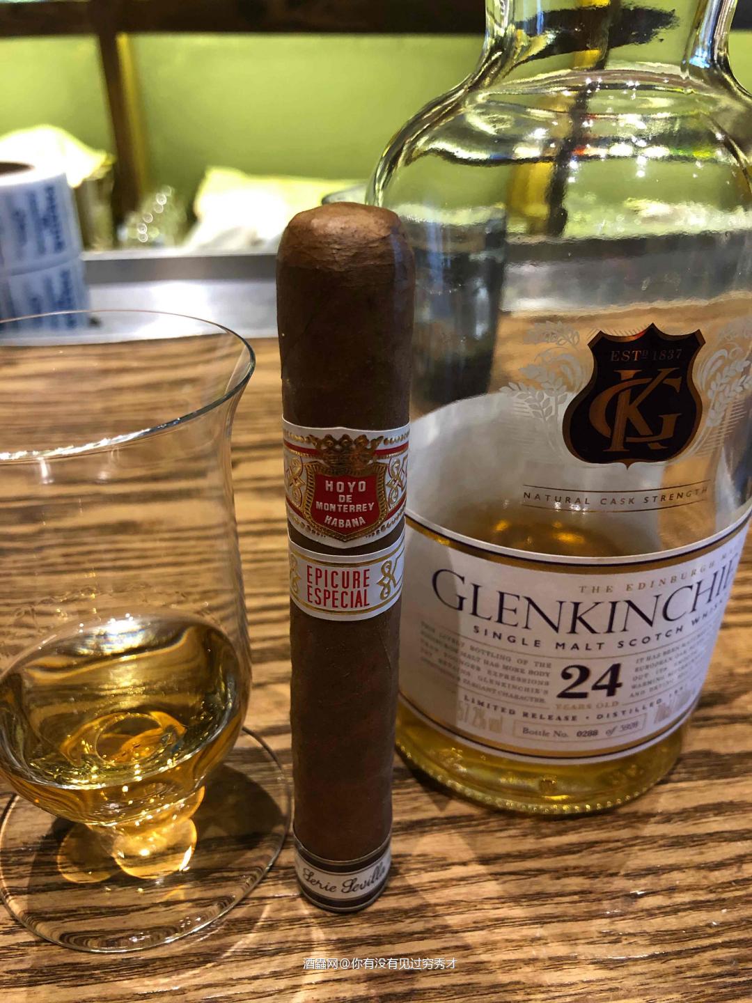 酒体清澈，细小的草酸钙沉淀粉末偏多，浅琥珀色，挂杯明显57.…