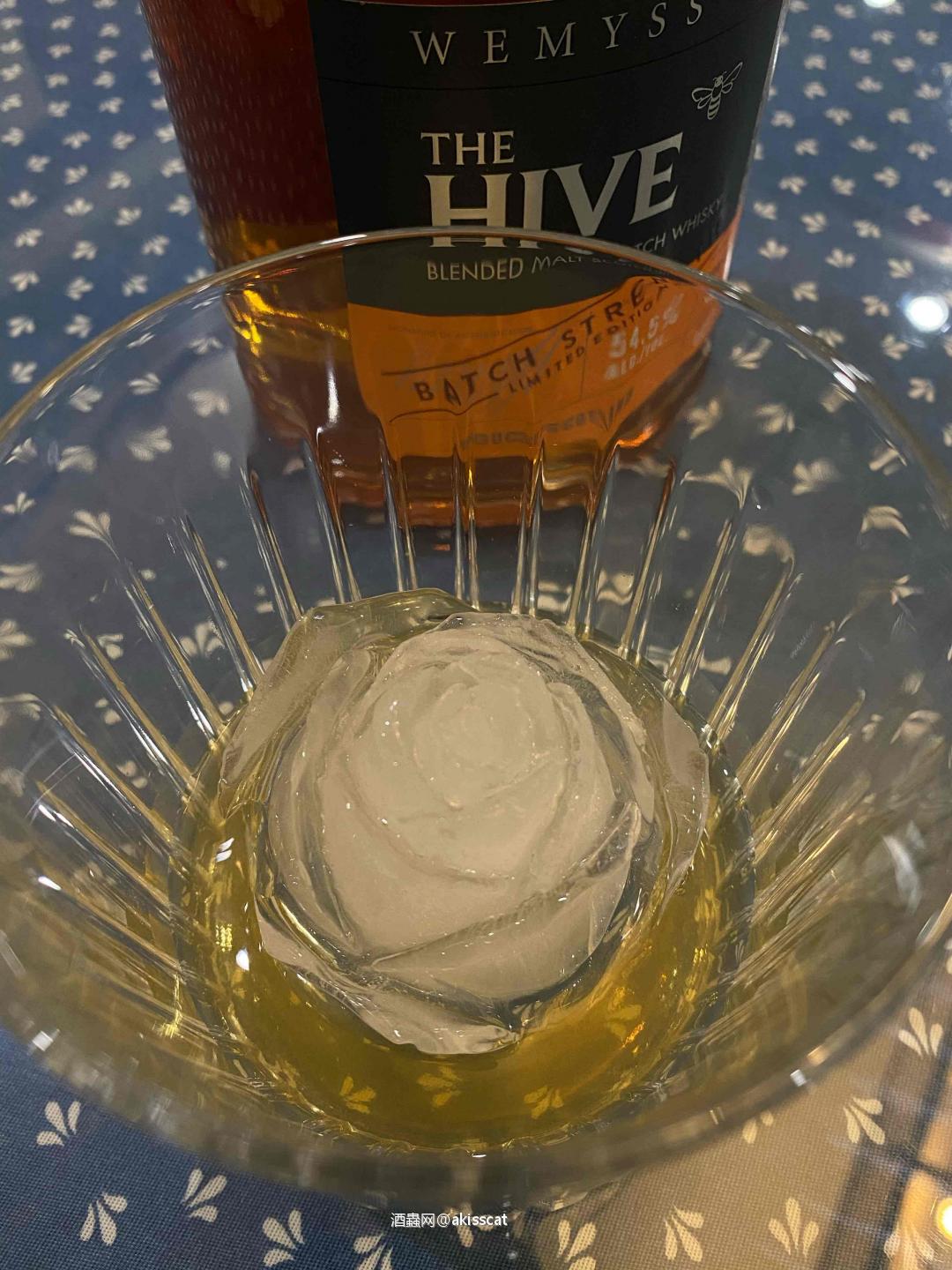 买酒的时候被店员强烈推荐，说几次盲品活动都是成绩很好，感觉是…