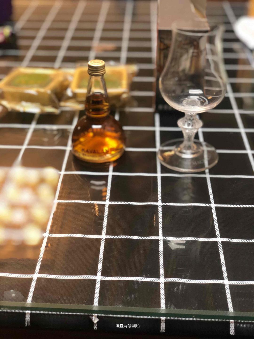 色泽:金琥珀色<p class='p'/>闻香:淡淡的果脯味，甜甜的新鲜瓜果味，闻着就…