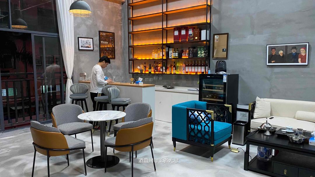 办公室的私人休闲吧，免费任饮