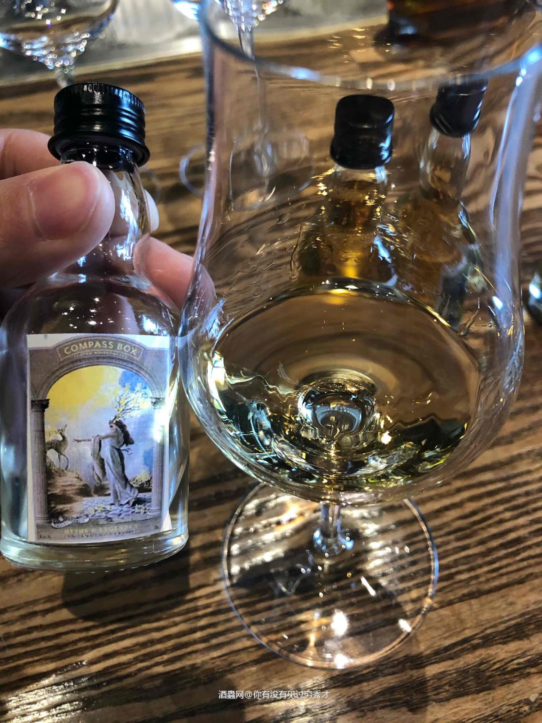 CB神话系列<p class='p'/>1号 巴布莱尔<p class='p'/>酒体清澈,浅柠檬色,挂杯明显<p class='p'/>…