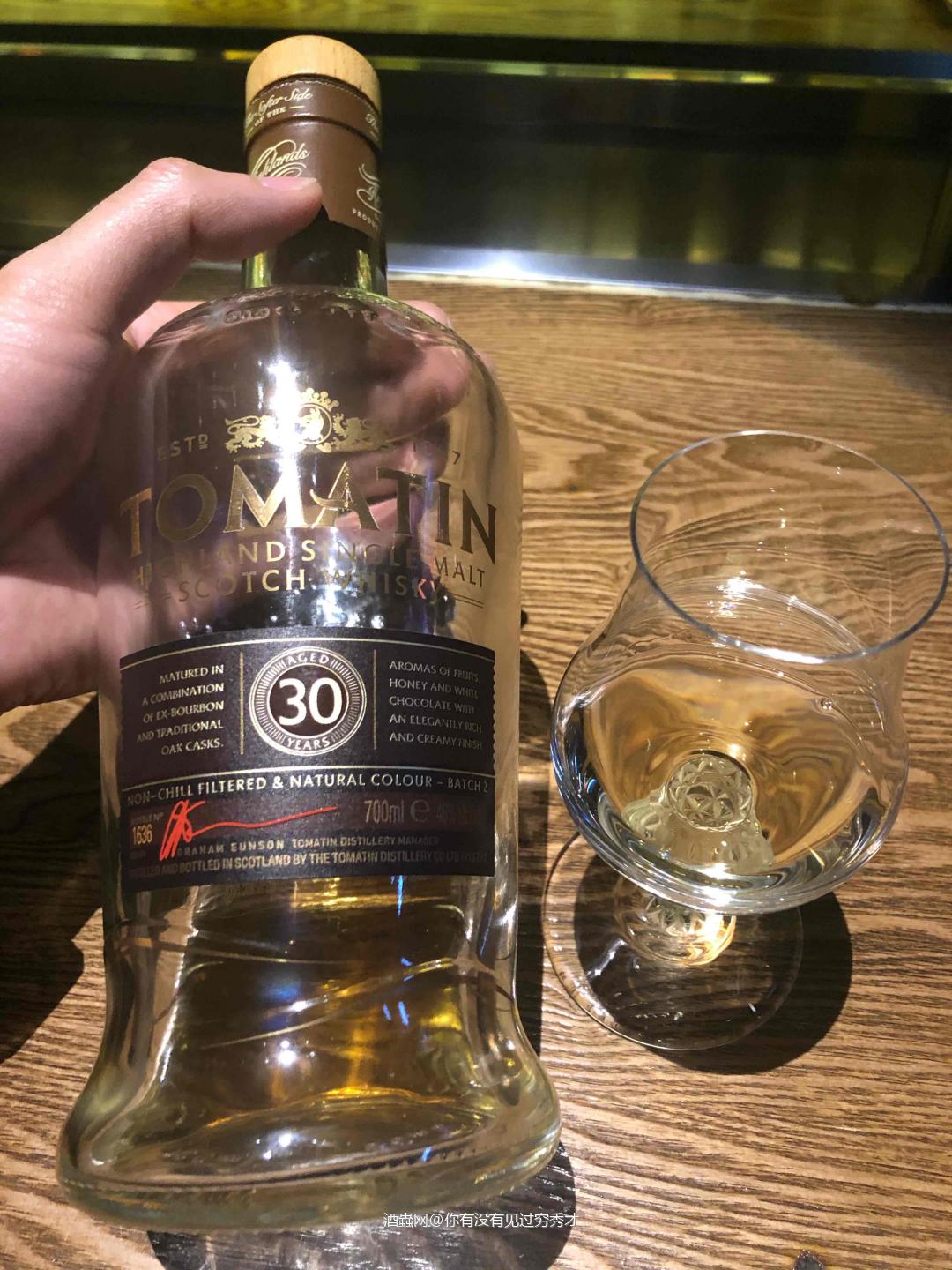 酒体清澈，暗金色，挂杯明显46%<p class='p'/>闻香：淡淡的烟熏、蜡质柑橘…