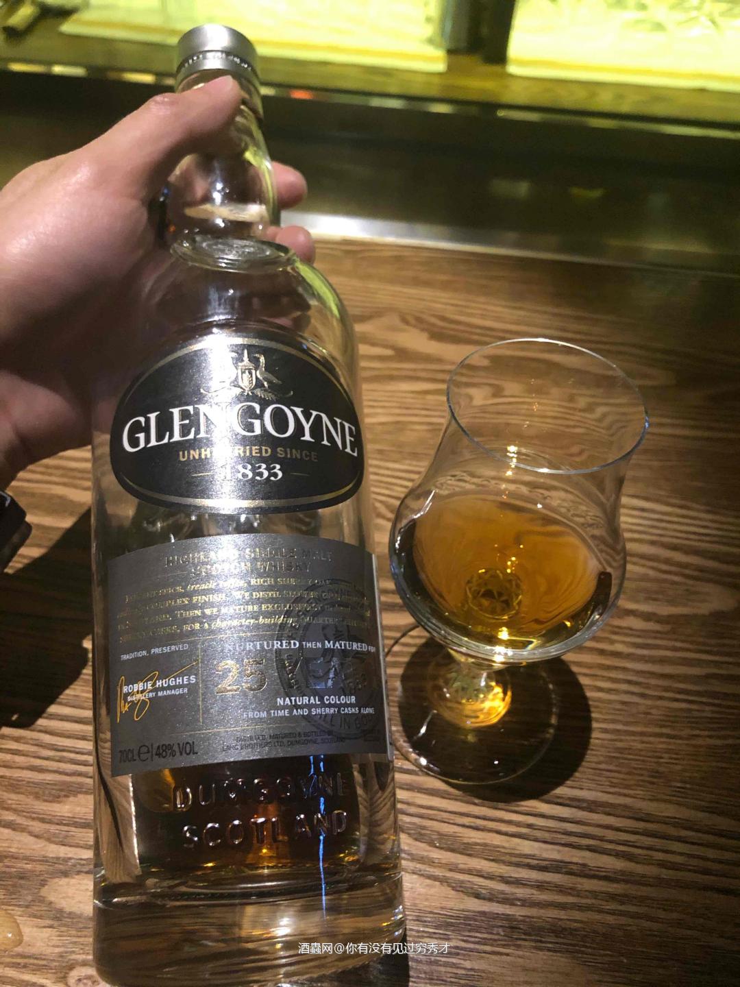 酒体清澈，琥珀色，挂杯明显48%<p class='p'/>闻香：一丝烟熏、皮革、肉桂…