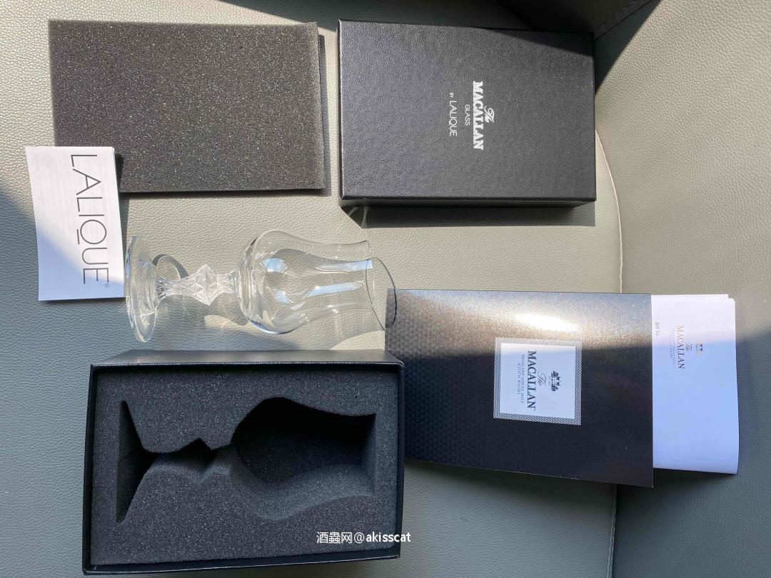 麦卡伦莱俪杯收到了 手感不像路易十三的水晶杯那些沉，感觉这杯子都成了论坛标配了。多买了几只，分享给朋友。