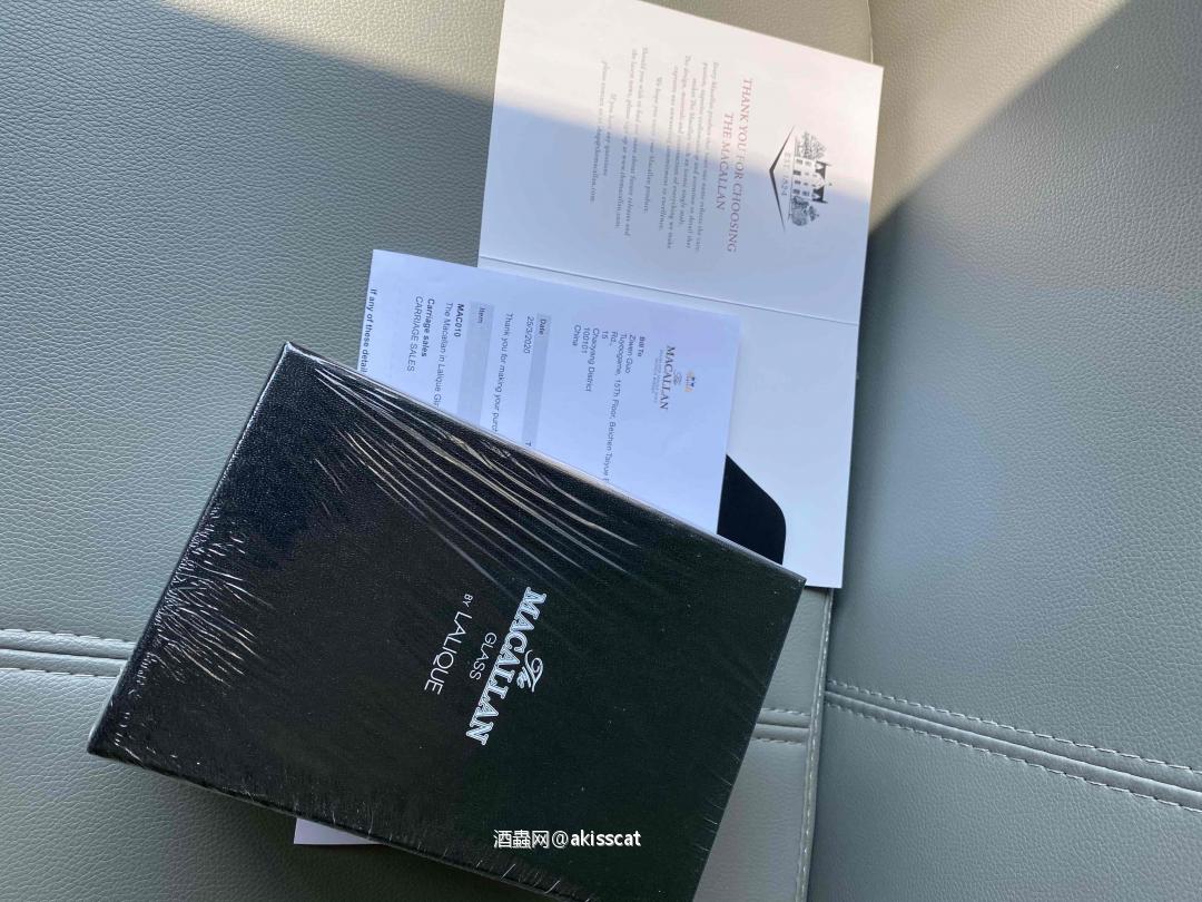 麦卡伦莱俪杯收到了 手感不像路易十三的水晶杯那些沉，感觉这杯子都成了论坛标配了。多买了几只，分享给朋友。