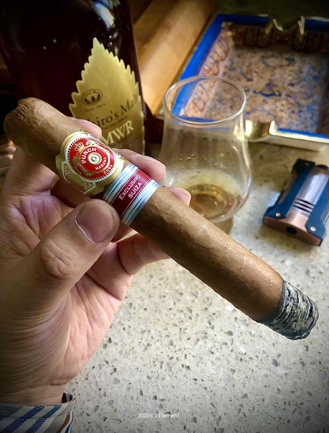 喝不起贵的,试试最便宜的水遒桶。