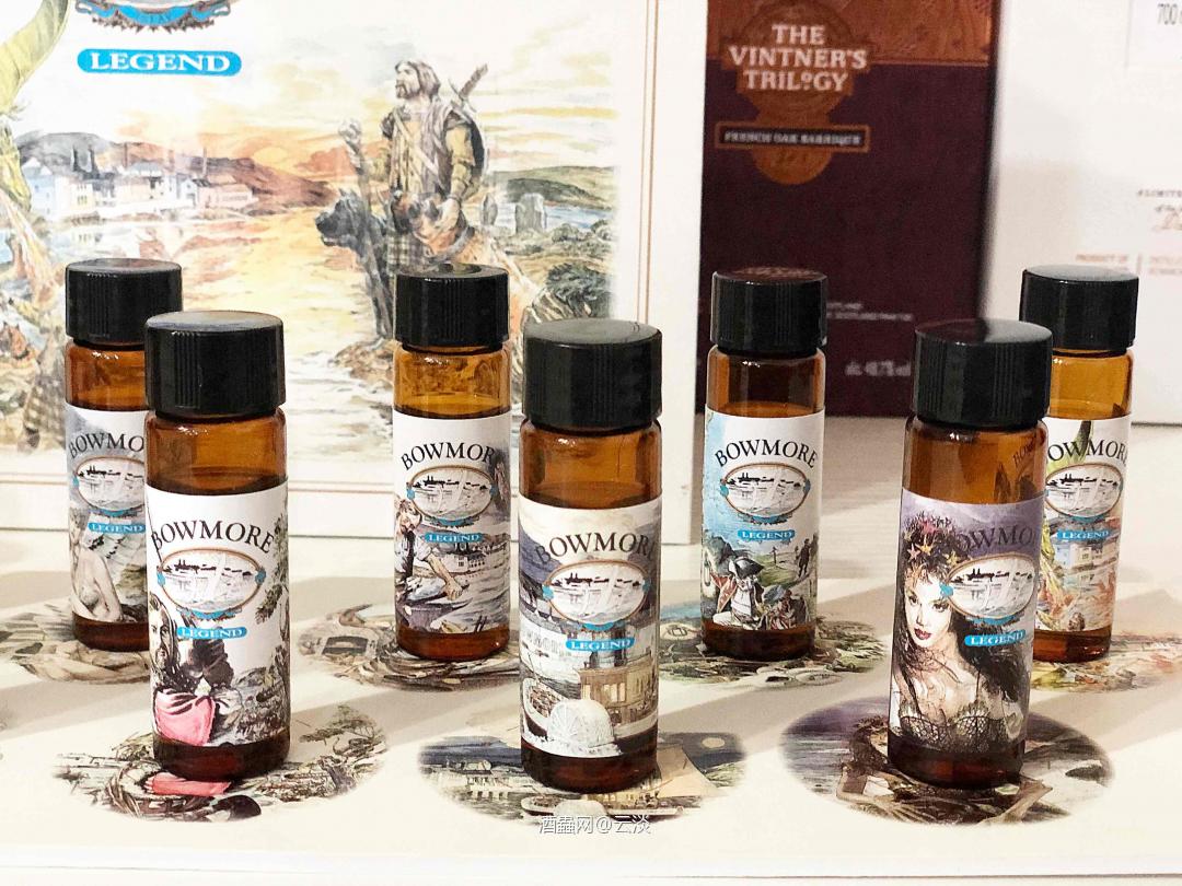 底盘正好对应一个杯子<img src='https://sdata.whiskyworm.com/xcxpics/emoji_21.png' class='emoji' /><img src='https://sdata.whiskyworm.com/xcxpics/emoji_21.png' class='emoji' />